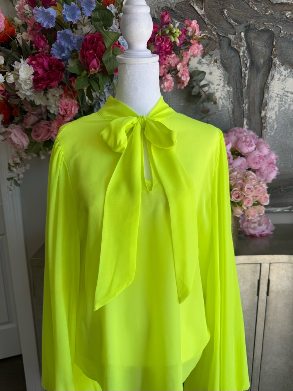 AKIRA Neon Yellow Tie-Neck Full Long-Sleeve Women's Blouse. Soft & Gorgeous 🦋
